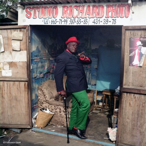 Mabios de M'Paka dressed in "Dakar"