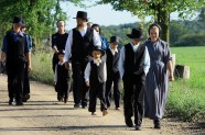 How Do Amish Dress