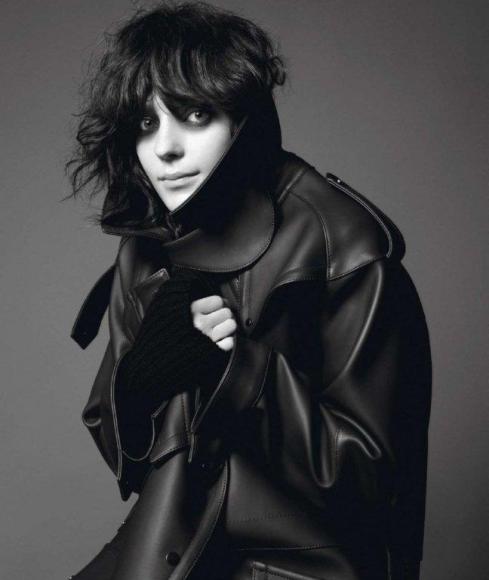 Kati-Nescher-by-David-Sims-Le-Noir-Dans-La-Peau-Vogue-Paris-November-2012-1-800x947