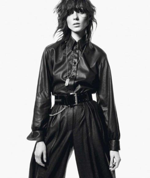 Kati-Nescher-by-David-Sims-Le-Noir-Dans-La-Peau-Vogue-Paris-November-2012-7-800x947