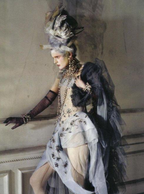 stella-tennant-imogen-morris-clarke-by-tim-walker-for-vogue-italy-march-2010-lady-grey-01