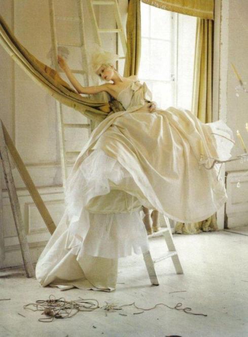 stella-tennant-imogen-morris-clarke-by-tim-walker-for-vogue-italy-march-2010-lady-grey-08