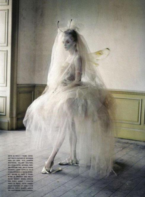 stella-tennant-imogen-morris-clarke-by-tim-walker-for-vogue-italy-march-2010-lady-grey-13