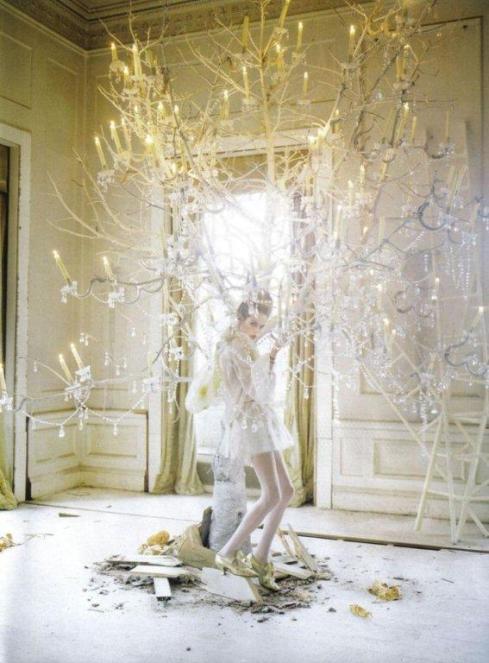 stella-tennant-imogen-morris-clarke-by-tim-walker-for-vogue-italy-march-2010-lady-grey-15