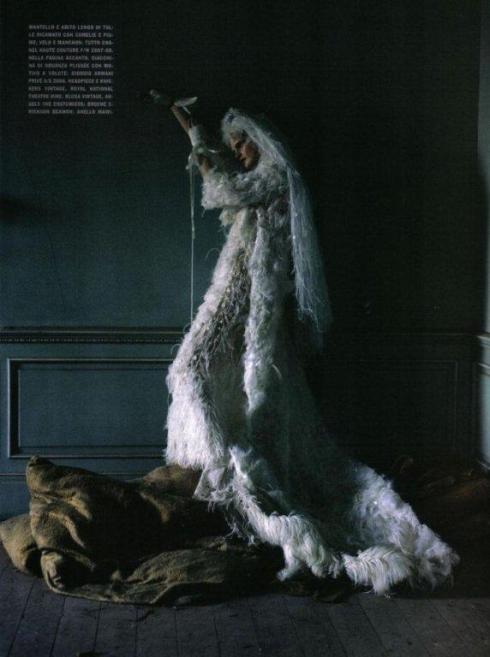 stella-tennant-imogen-morris-clarke-by-tim-walker-for-vogue-italy-march-2010-lady-grey-19