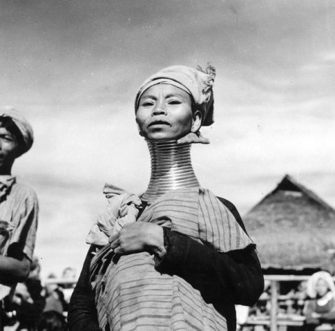 Amazing Photos of Burmese Women in The Past (3)