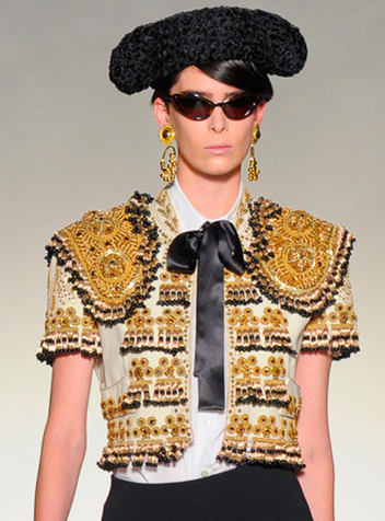 moschino_2012_3801_635x