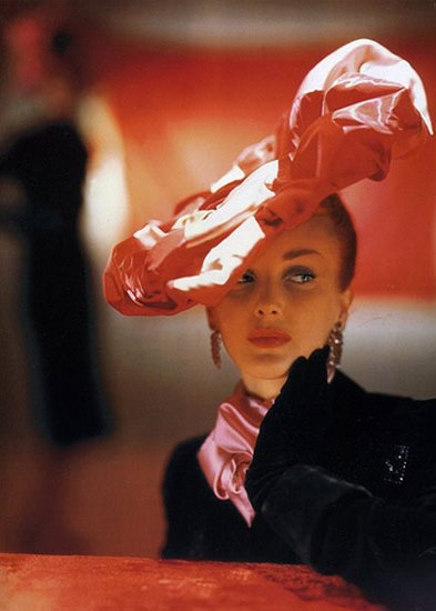 Suzanne-et-Roger-Vivier-hat