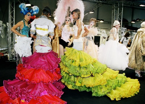 Backstage-Dior-Roxanne-Lowit