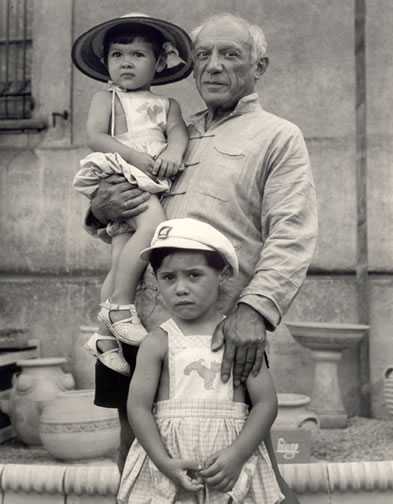 image-7-picasso-with-paloma-b-1949-in-arms-claude-b-1947-photo-1951
