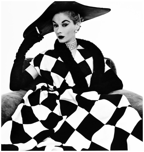 harlequin-dress-lisa-fonssagrives-1950-irving-pennb