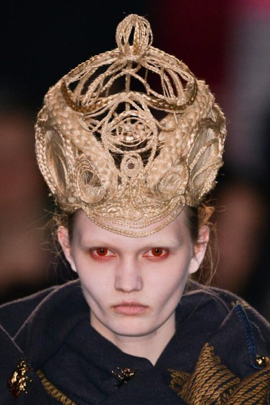 undercover-beauty-autumn-fall-winter-2014-pfw