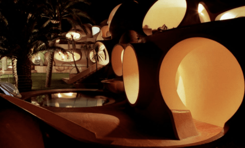 Pierre-Cardin’s-Bubble-House-by-Antti-Lovag-designrulz-4