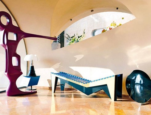 Pierre-Cardin’s-Bubble-House-by-Antti-Lovag-designrulz-8