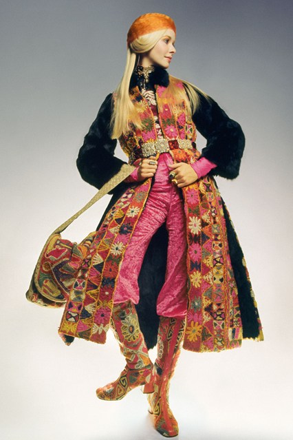 Thea-Porter-Vogue-1970-November-May-Barry-Lategan_426x639