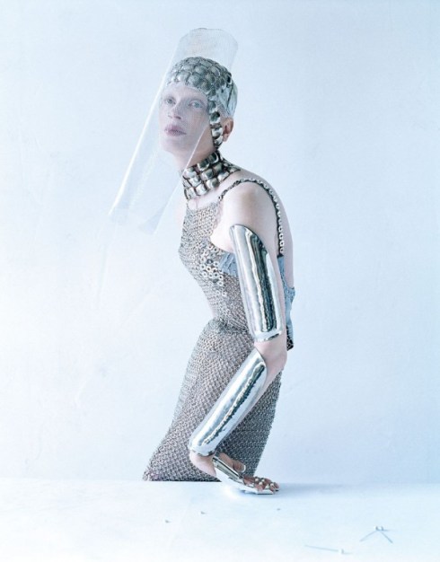 Tim-Walker-Dame-of-Thrones-W-MAgazine-Sept-2012-3--600x767